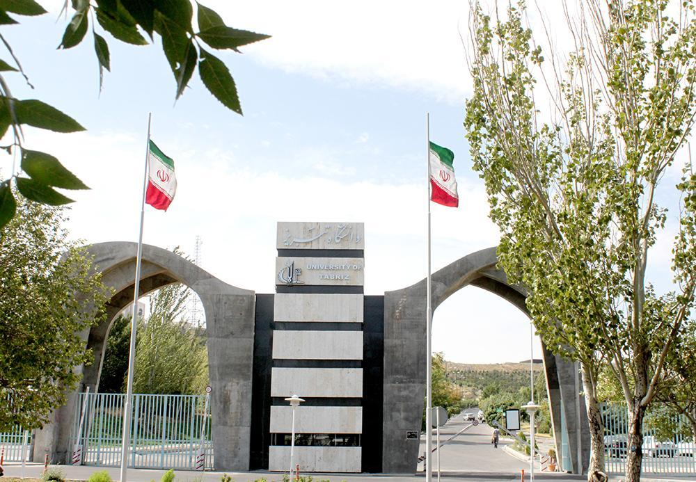 بالارفتن سطح علمی جامعه به توسعه دانشگاه ها بستگی دارد