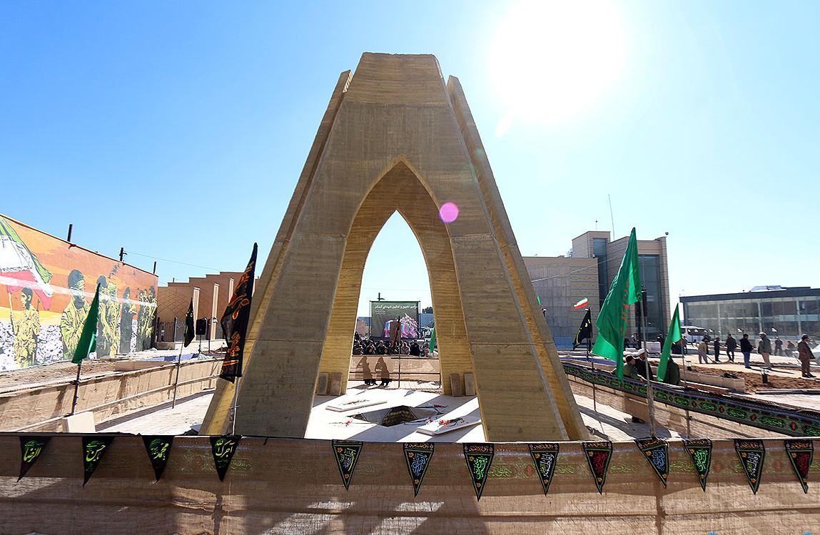 زیباسازی ورودی موزه دفاع مقدس فارس زیباسازی ورودی موزه دفاع مقدس فارس