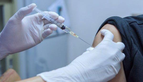 تکذیب توقف واکسیناسیون کرونا در ایران