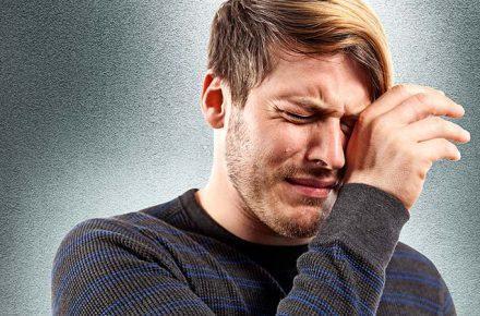 گریه کردن چه فوایدی برای انسان دارد؟ گریه کردن چه فوایدی برای انسان دارد؟